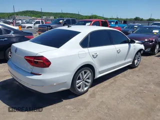 2019 Volkswagen Passat Wolfsburg Edition z VIN 1VWLA7A36KC008789, wystawiony jako IAAI lot #42293081 z przebiegiem 79 354 mil mil oraz . Historia ofert i sprzedaży dostępna na DreamBid. Obrazek 4.