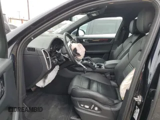 2020 Porsche Cayenne z VIN WP1AA2AY7LDA05290, wystawiony jako Copart lot #58533945 z przebiegiem 70 155 mil mil oraz Szkoda całkowita • Salvage title. Historia ofert i sprzedaży dostępna na DreamBid. Obrazek 7.