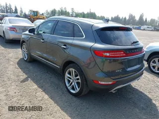 2019 Lincoln MKC Reserve with VIN 5LMTJ3DH8KUL13426, listed as a IAAI auction lot 42565566 with 60,392 mi miles and . Bid and sale history available at DreamBid. Image 3.