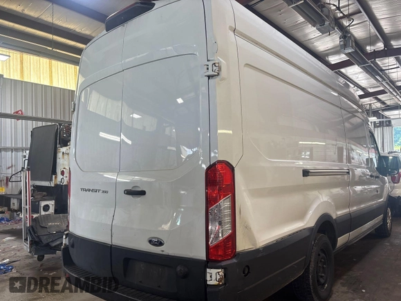 2019 Ford Transit с VIN 1FTBW3XM1KKA29208, выставлен на аукционе IAAI как лот 42631265 с пробегом 215 367 миль миль и . История ставок и продаж доступна на DreamBid. Изображение 50.