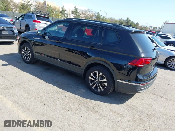 2024 Volkswagen Tiguan S z VIN 3VVRB7AX1RM136302, wystawiony jako IAAI lot #41966586 z przebiegiem 5455 mil mil oraz . Historia ofert i sprzedaży dostępna na DreamBid. Obrazek 3.