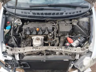 2006 Honda Civic LX z VIN 1HGFA16546L005713, wystawiony jako IAAI lot #41554770 z przebiegiem 110 545 mil mil oraz . Historia ofert i sprzedaży dostępna na DreamBid. Obrazek 10.