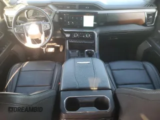 2024 GMC Sierra 3500HD Denali z VIN 1GT49WEY1RF223604, wystawiony jako Copart lot #58241485 z przebiegiem 9484 mil mil oraz Szkody całkowita. Historia ofert i sprzedaży dostępna na DreamBid. Obrazek 8.