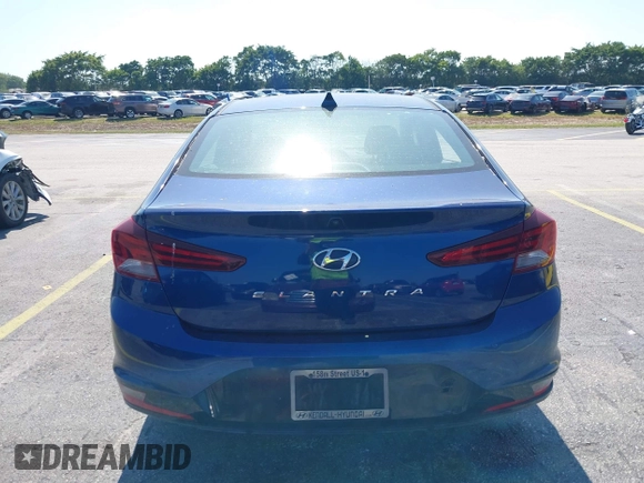 2020 Hyundai Elantra SEL z VIN 5NPD84LF1LH570792, wystawiony jako IAAI lot #42138863 z przebiegiem 27 768 mil mil oraz . Historia ofert i sprzedaży dostępna na DreamBid. Obrazek 16.