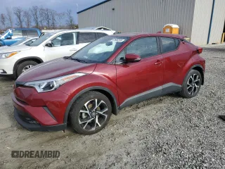 2018 Toyota C-HR XLE z VIN NMTKHMBX5JR055592, wystawiony jako Copart lot #47600295 z przebiegiem 78 579 mil mil oraz Tytuł czysty. Historia ofert i sprzedaży dostępna na DreamBid. Obrazek 1.