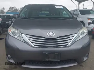2017 Toyota Sienna XLE Auto Access Seat with VIN 5TDYZ3DC5HS896528, listed as a IAAI auction lot 41904468 with 49,660 mi miles and . Bid and sale history available at DreamBid. Image 12.