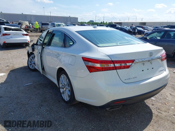 2013 Toyota Avalon XLE z VIN 4T1BK1EB2DU041971, wystawiony jako IAAI lot #42070838 z przebiegiem 89 299 mil mil oraz . Historia ofert i sprzedaży dostępna na DreamBid. Obrazek 3.