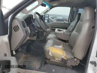 2008 Ford F-250 XL with VIN 1FTSX20518EA44812, listed as a Copart auction lot 49331275 with 102,304 mi miles and Salvage title. Bid and sale history available at DreamBid. Image 7.