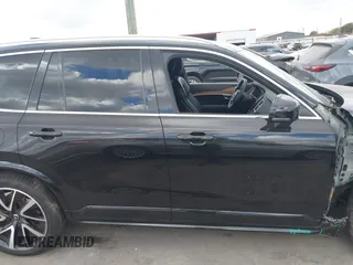 2022 Volvo XC90 Momentum with VIN YV4A221K4N1810692, listed as a IAAI auction lot 40707275 with 44,746 mi miles. Bid and sale history available at carsss.com. Image 13.