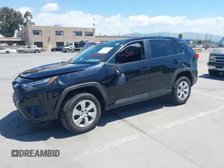 2023 Toyota RAV4 LE z VIN 2T3F1RFV1PC370198, wystawiony jako IAAI lot #42146933 z przebiegiem 19 984 mil mil oraz . Historia ofert i sprzedaży dostępna na DreamBid. Obrazek 2.