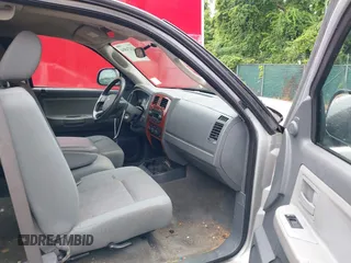2005 Dodge Dakota SLT с VIN 1D7HW42N85S163868, выставлен на аукционе IAAI как лот 42474804 с пробегом 92 299 миль миль и . История ставок и продаж доступна на DreamBid. Изображение 5.