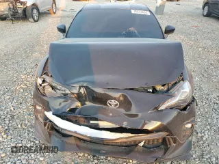 2019 Toyota 86 GT z VIN JF1ZNAE10K9702629, wystawiony jako Copart lot #43239885 z przebiegiem 72 261 mil mil oraz Szkoda całkowita • Salvage title. Historia ofert i sprzedaży dostępna na DreamBid. Obrazek 5.