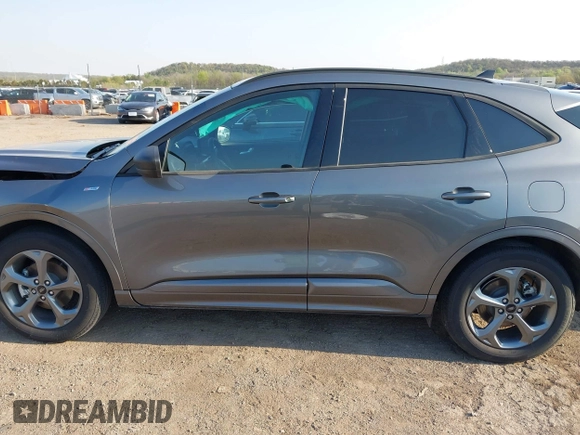 2024 Ford Escape ST-Line with VIN 1FMCU0MN1RUA41682, listed as a IAAI auction lot 41958924 with 19,529 mi miles and . Bid and sale history available at DreamBid. Image 15.