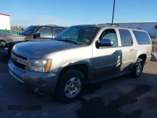 2008 Chevrolet Suburban LTZ with VIN 1GNFK16368R164170, listed as a IAAI auction lot 41620722 with 278,634 mi miles. Bid and sale history available at carsss.com. Image 2.