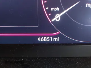 2020 Volkswagen Jetta GLI S z VIN 3VW5T7BU9LM091404, wystawiony jako IAAI lot #42300830 z przebiegiem 46 851 mil mil oraz . Historia ofert i sprzedaży dostępna na DreamBid. Obrazek 15.