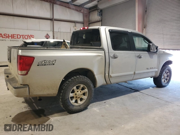 2007 Nissan Titan SE z VIN 1N6BA07B87N226908, wystawiony jako Copart lot #86951184 z przebiegiem 233 741 mil mil oraz Szkoda całkowita • Salvage title. Historia ofert i sprzedaży dostępna na DreamBid. Obrazek 3.