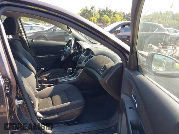 2014 Chevrolet Cruze 1LT с VIN 1G1PC5SB8E7347195, выставлен на аукционе IAAI как лот 42747387 с пробегом 84 689 миль миль и . История ставок и продаж доступна на DreamBid. Изображение 5.