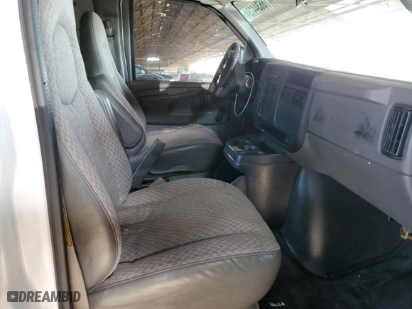 2006 GMC Savana Cargo Van with VIN 1GTGG25U461165716, listed as a Copart auction lot 86344194 with 115,966 mi miles and Salvage Title. Bid and sale history available at carsss.com. Image 11.