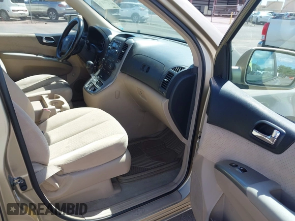 2007 Hyundai Entourage GLS z VIN KNDMC233976032785, wystawiony jako IAAI lot #41871330 z przebiegiem 134 886 mil mil oraz . Historia ofert i sprzedaży dostępna na DreamBid. Obrazek 5.