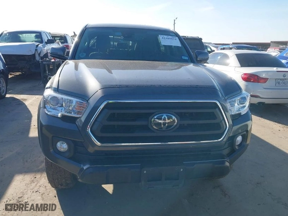 2022 Toyota Tacoma 2WD SR5 with VIN 3TMAZ5CN5NM176660, listed as a IAAI auction lot 41585551 with 32,303 mi miles. Bid and sale history available at carsss.com. Image 12.