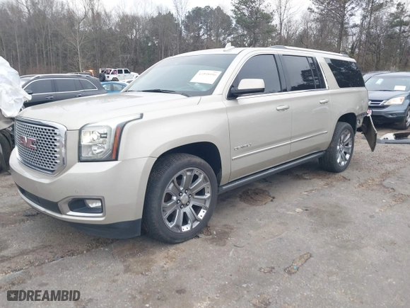 2015 GMC Yukon XL Denali with VIN 1GKS1JKJXFR661920, listed as a IAAI auction lot 41595990 with 196,563 mi miles. Bid and sale history available at carsss.com. Image 21.