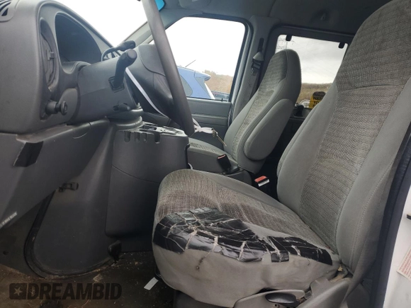 2003 Ford Econoline Passenger XL z VIN 1FBSS31S23HA52924, wystawiony jako Copart lot #77257404 z przebiegiem 170 077 mil mil oraz Nie do naprawy • Non repairable. Historia ofert i sprzedaży dostępna na DreamBid. Obrazek 7.