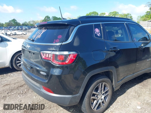 2020 Jeep Compass Latitude with VIN 3C4NJCBBXLT166004, listed as a IAAI auction lot 42025390 with 106,271 mi miles and . Bid and sale history available at carsss.com. Image 4.