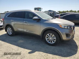 2017 Kia Sorento LX z VIN 5XYPGDA30HG272967, wystawiony jako Copart lot #61288475 z przebiegiem 74 770 mil mil oraz Czysty tytuł • Clean title. Historia ofert i sprzedaży dostępna na DreamBid. Obrazek 4.