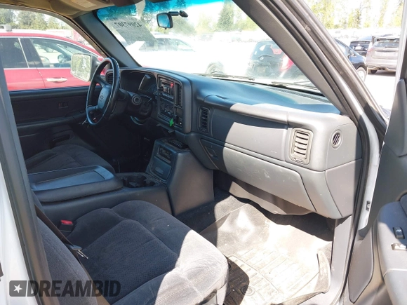 2002 Chevrolet Silverado 1500 LS with VIN 1GCEK19T92E245890, listed as a IAAI auction lot 42097307 with 221,442 mi miles. Bid and sale history available at carsss.com. Image 5.