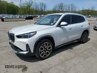 2024 BMW X1 xDrive28i с VIN WBX73EF0XR5Z53148, выставлен на аукционе Copart как лот 55283615 с пробегом 8 907 миль миль и Списание • Salvage title. История ставок и продаж доступна на DreamBid. Изображение 1.