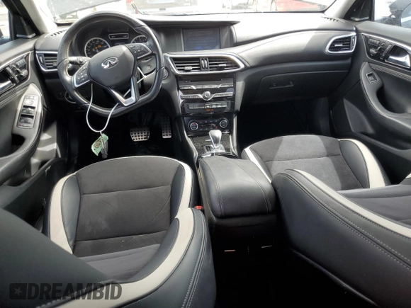 2018 Infiniti QX30 ESSENTIAL with VIN SJKCH5CP7JA046283, listed as a Copart auction lot 60801274 with 61,936 mi miles and Salvage Title. Bid and sale history available at carsss.com. Image 8.