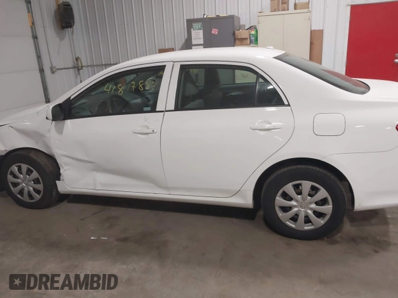 2010 Toyota Corolla z VIN 2T1BU4EE7AC520406, wystawiony jako IAAI lot #41817852 z przebiegiem 127 653 mil mil oraz . Historia ofert i sprzedaży dostępna na DreamBid. Obrazek 6.