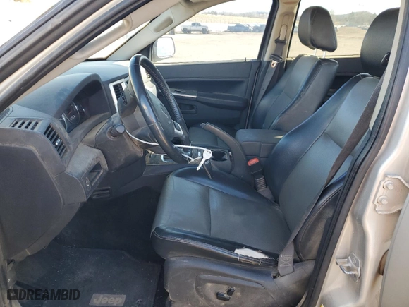 2008 Jeep Grand Cherokee Laredo with VIN 1J8HR48M28C132252, listed as a Copart auction lot 88986875 with 176,907 mi miles and Salvage Title. Bid and sale history available at carsss.com. Image 7.