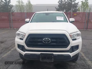 2023 Toyota Tacoma SR z VIN 3TYRZ5CN1PT037202, wystawiony jako IAAI lot #41896502 z przebiegiem 45 568 mil mil oraz . Historia ofert i sprzedaży dostępna na DreamBid. Obrazek 12.
