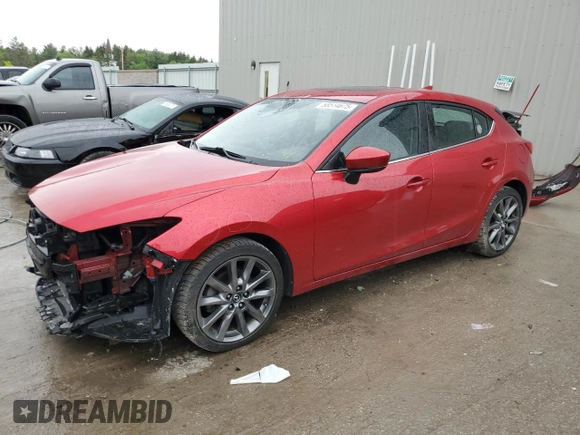 2018 Mazda 3 Touring z VIN 3MZBN1L39JM260754, wystawiony jako Copart lot #58514675 z przebiegiem 62 946 mil mil oraz Czysty tytuł • Clean title. Historia ofert i sprzedaży dostępna na DreamBid. Obrazek 1.