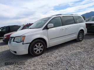 2010 Chrysler Town & Country Touring z VIN 2A4RR5D17AR289179, wystawiony jako Copart lot #60308855 z przebiegiem 183 471 mil mil oraz Szkoda całkowita • Salvage title. Historia ofert i sprzedaży dostępna na DreamBid. Obrazek 1.