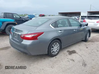 2018 Nissan Altima 2.5 SR with VIN 1N4AL3AP1JC227423, listed as a IAAI auction lot 41911284 with 133,227 mi miles. Bid and sale history available at carsss.com. Image 4.