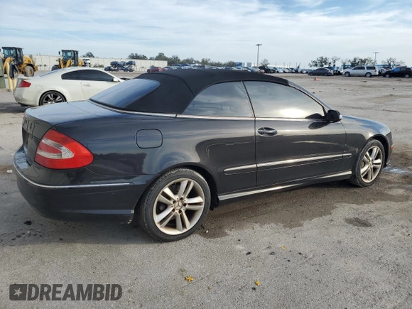 2004 Mercedes-Benz CLK 500 z VIN WDBTK75G74T015491, wystawiony jako Copart lot #43180655 z przebiegiem 161 213 mil mil oraz Szkoda całkowita • Salvage title. Historia ofert i sprzedaży dostępna na DreamBid. Obrazek 3.