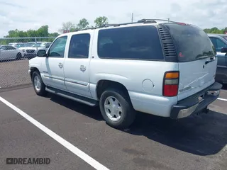 2004 GMC Yukon XL SLT with VIN 3GKFK16ZX4G165737, listed as a IAAI auction lot 42066815 with 240,063 mi miles. Bid and sale history available at carsss.com. Image 3.