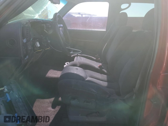 2002 Chevrolet Avalanche z VIN 3GNEC13T02G267332, wystawiony jako Copart lot #41855985 z przebiegiem Nie podano mil oraz Szkoda całkowita • Salvage title. Historia ofert i sprzedaży dostępna na DreamBid. Obrazek 7.