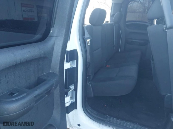 2012 GMC Sierra 2500HD SLE with VIN 1GT220C82CZ121696, listed as a IAAI auction lot 41608078 with 418,639 mi miles. Bid and sale history available at carsss.com. Image 8.