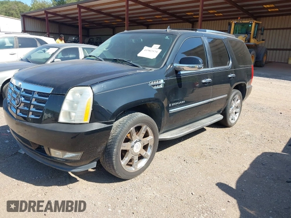 2008 Cadillac Escalade with VIN 1GYEC63878R153767, listed as a IAAI auction lot 41982579 with 1 mi miles. Bid and sale history available at carsss.com. Image 2.