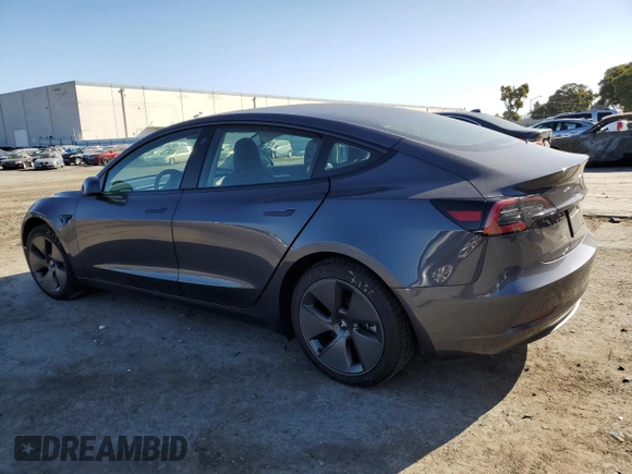 2023 Tesla Model 3 z VIN 5YJ3E1EA6PF681833, wystawiony jako Copart lot #55557834 z przebiegiem 36 522 mil mil oraz Szkoda całkowita • Salvage title. Historia ofert i sprzedaży dostępna na DreamBid. Obrazek 2.