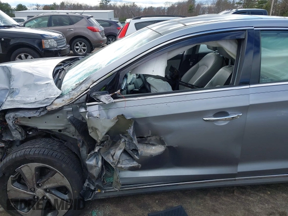 2016 Hyundai Sonata Limited with VIN KMHE34L19GA009305, listed as a IAAI auction lot 42039182 with 145,512 mi miles and . Bid and sale history available at DreamBid. Image 20.