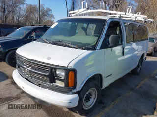 2001 Chevrolet City Express Cargo z VIN 1GNGG25R911208054, wystawiony jako IAAI lot #40999785 z przebiegiem 238 227 mil mil oraz . Historia ofert i sprzedaży dostępna na DreamBid. Obrazek 2.