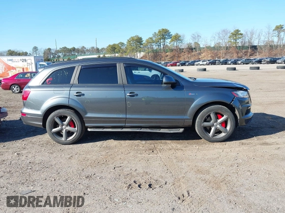2015 Audi Q7 3.0T S line Prestige with VIN WA1DGAFE8FD015458, listed as a IAAI auction lot 41753940 with 62,233 mi miles. Bid and sale history available at carsss.com. Image 13.