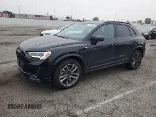 2024 Audi Q3 S line Premium z VIN WA1DECF32R1129879, wystawiony jako Copart lot #54571365 z przebiegiem 6842 mil mil oraz Szkody całkowita. Historia ofert i sprzedaży dostępna na DreamBid. Obrazek 1.