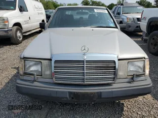 1989 Mercedes-Benz 300 E с VIN WDBEA30DXKA877386, выставлен на аукционе Copart как лот 59333665 с пробегом 205 173 миль миль и Чистый • Clean title. История ставок и продаж доступна на DreamBid. Изображение 5.