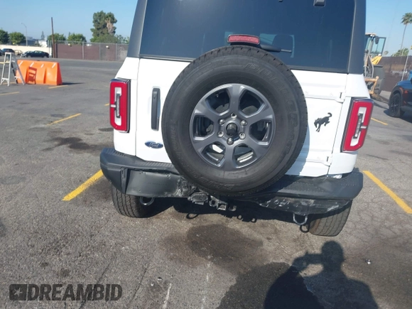 2024 Ford Bronco Badlands z VIN 1FMEE9BP5RLA09693, wystawiony jako IAAI lot #42146875 z przebiegiem 5 806 mil mil oraz . Historia ofert i sprzedaży dostępna na DreamBid. Obrazek 16.