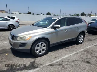 2013 Volvo XC60 3.2L z VIN YV4940DL2D2416719, wystawiony jako Copart lot #60510455 z przebiegiem 175 556 mil mil oraz Czysty tytuł • Clean title. Historia ofert i sprzedaży dostępna na DreamBid. Obrazek 1.